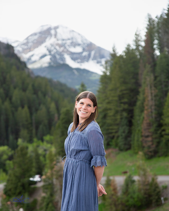 Charity Eyre Wright, Teaches Navigating Your Unmedicated Hospital Birth Natural Birthing Class in Provo, Utah